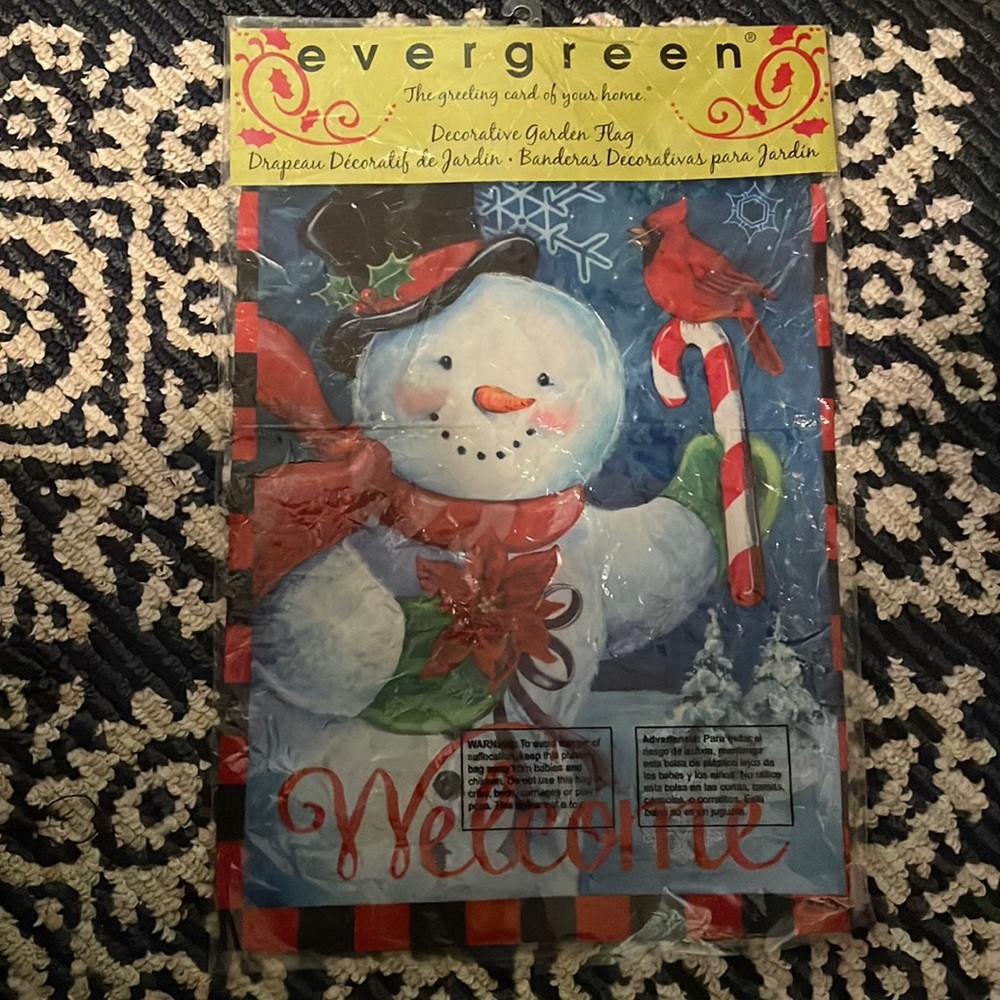 NWT Evergreen garden flag. Snowman